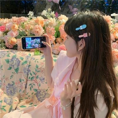 赛拉和黑桃乐队海报